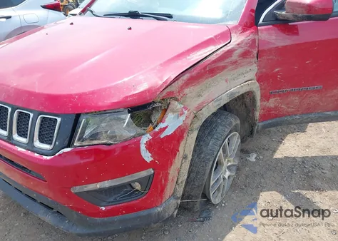 2020 Jeep Compass Latitude 4X4 z USA, uszkodzony, nr VIN 3C4NJDBBXLT129847